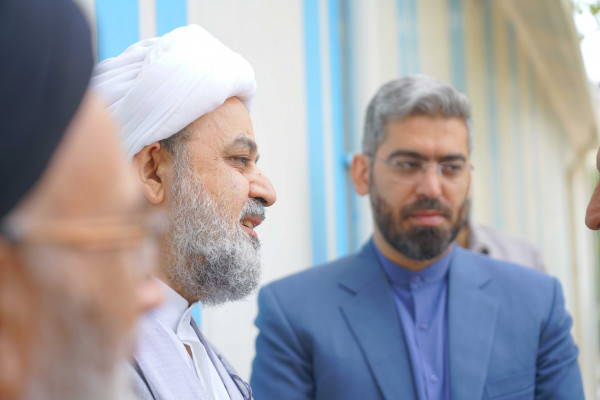 اولین همایش بنیاد سادات