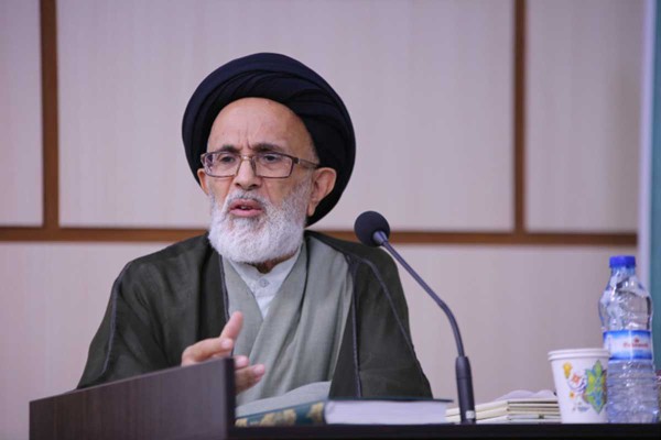 نسبت به سادات، حق معنوی و حق مادی داریم و این مغفول مانده است.